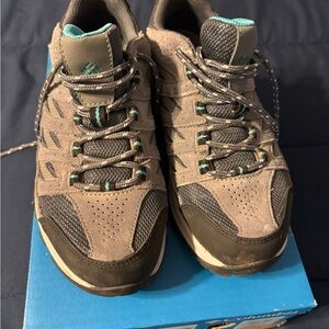 Columbia Women's Outdoor Shoes size 7.5